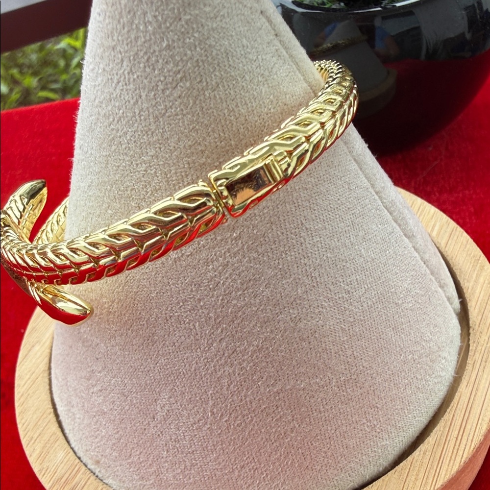 Gold Textured Bracelet with Rhinestone Accent 8 inch - Picture 4 of 4